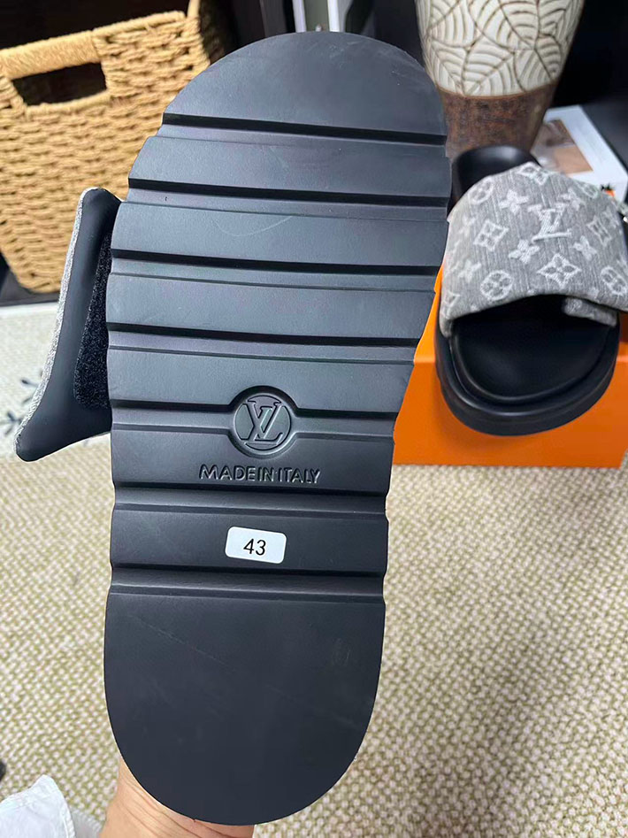 メンズ・レディース兼用 ルイヴィトン LV プールピローライン フラット コンフォート ミュール フラットサンダル 2629064 サンダル レディース おしゃれ ブランド - 画像 (5)