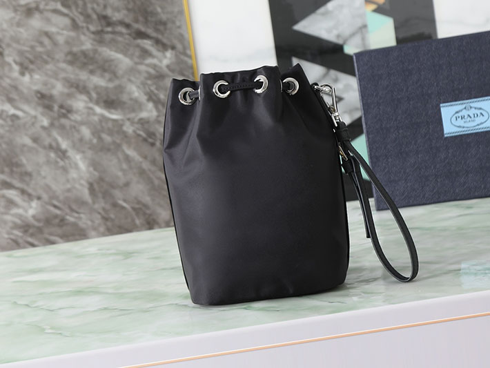 プラダ バッグ レディース PRADA ナイロン Re-Nylon ポーチ ブラック 1NS369_R067_F0002 プラダ ポーチ ショルダー - 画像 (8)