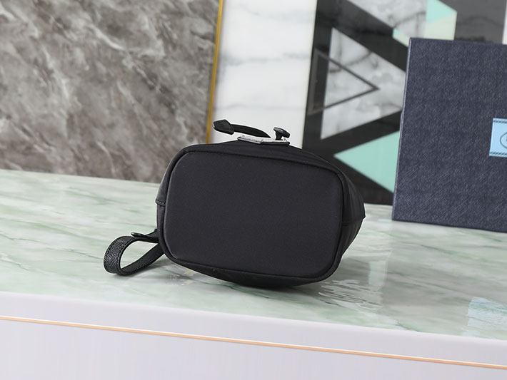 プラダ バッグ レディース PRADA ナイロン Re-Nylon ポーチ ブラック 1NS369_R067_F0002 プラダ ポーチ ショルダー - 画像 (7)