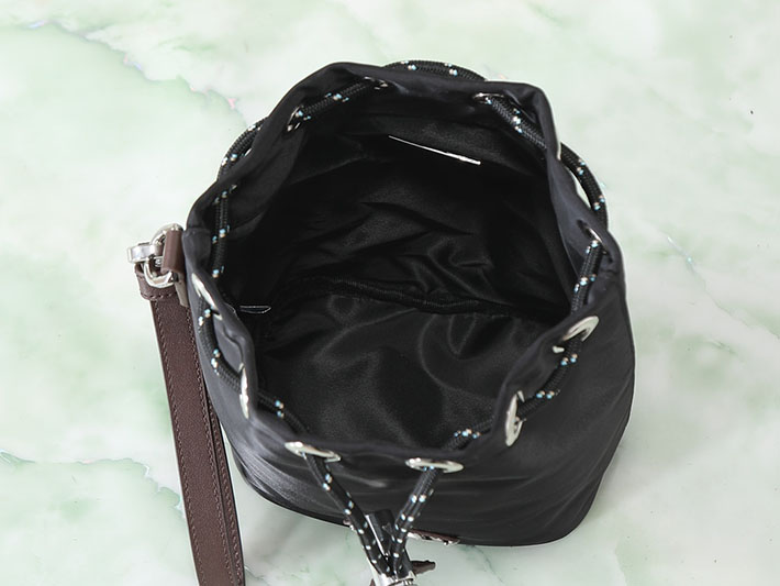 プラダ バッグ レディース PRADA スピードロック Re-Nylon xレザー ポーチ ブラック 2NE067_2HE1_F0002 プラダ ポーチ ナイロン - 画像 (5)