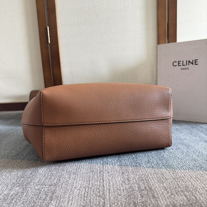 最高級セリーヌスーパーコピー CELINE スモール カバ アナイス キュイル トリオンフ タン 121753ENY.04LU セリーヌ トートバッグ 人気 - 画像 (6)