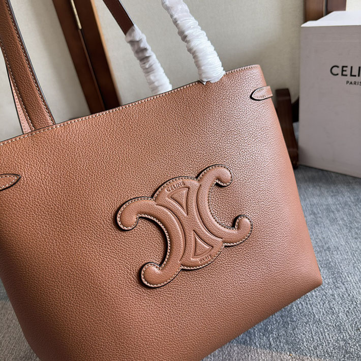 最高級セリーヌスーパーコピー CELINE スモール カバ アナイス キュイル トリオンフ タン 121753ENY.04LU セリーヌ トートバッグ 人気 - 画像 (5)