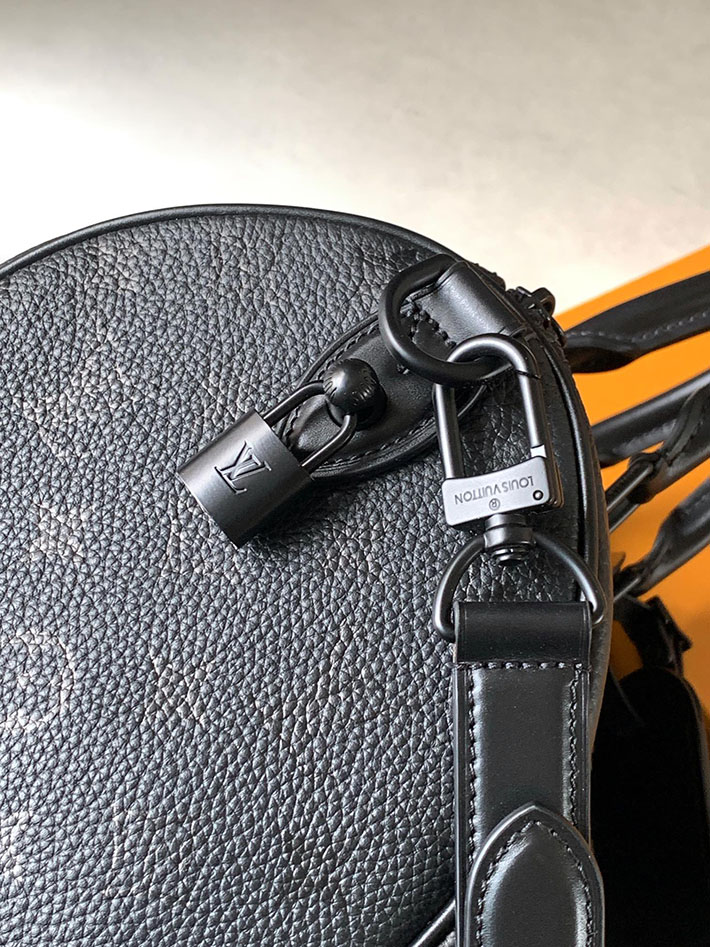 ルイヴィトン販売店舗 旅行バッグ LV スピーディ P9 バンドリエール 30 ウルトラブラック M13904 ルイヴィトン スピーディ 黒 - 画像 (4)