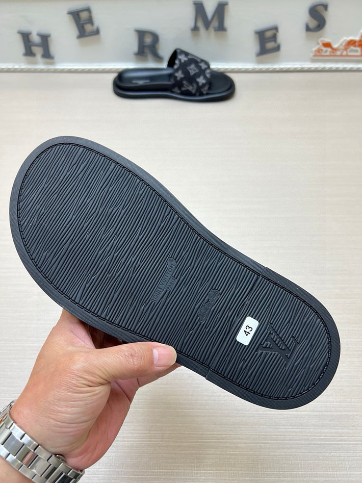 メンズ・レディース兼用 ルイヴィトン LV マイアミ ミュール サンダル ウォーターフロント ライン 2629640 ルイヴィトン サンダル 黒 - 画像 (3)