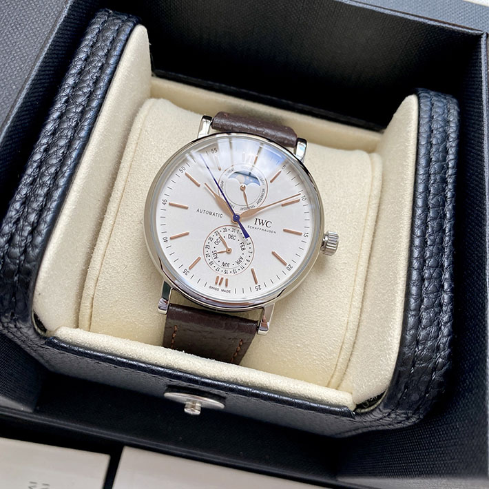 最高級IWCスーパーコピー IWC時計コピー ポートフィノ コンプリート カレンダー 41mm IW359002 IWC 時計 メンズ 人気 - 画像 (3)