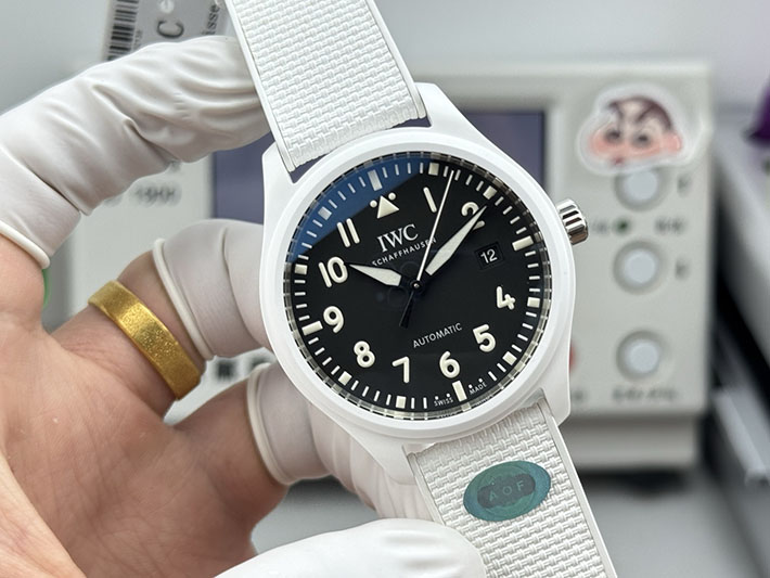 最高級IWCスーパーコピー パイロットウォッチ オートマティック 41 トップガン レイク・タホ IW328104 iwc 時計 芸能人 - 画像 (9)