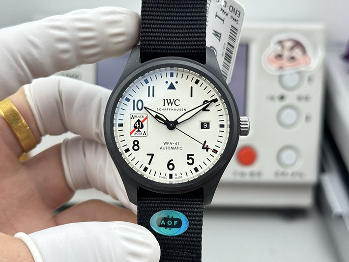 IWC 時計 値段