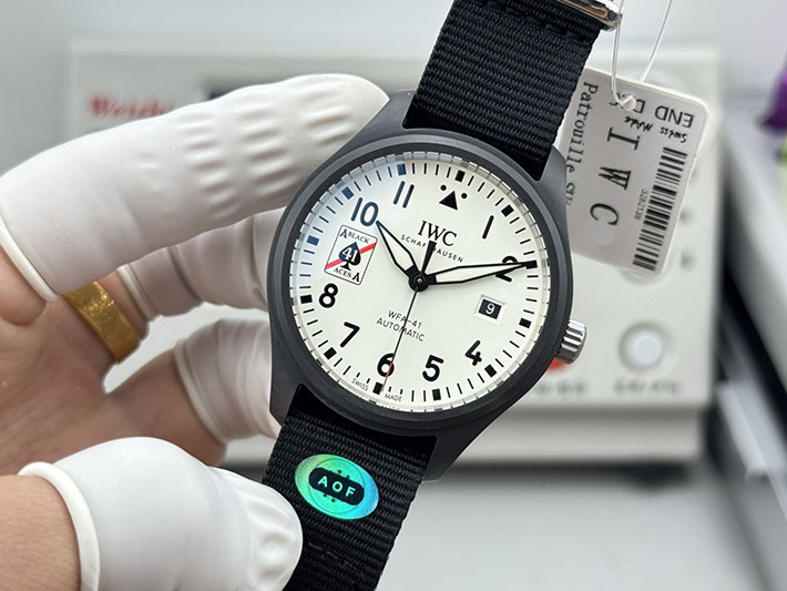 最高級IWCスーパーコピー パイロットウォッチ オートマティック 41 トップガン レイク・タホ 2629738 IWC 時計 値段 - 画像 (8)