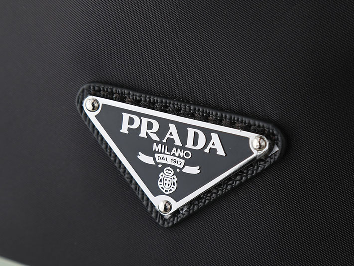 プラダ バッグ レディース PRADA Re-Nylon ポーチ バケットバッグ ブラック 1NS369_R067_F0002 プラダ 巾着 バッグ アウトレット - 画像 (6)