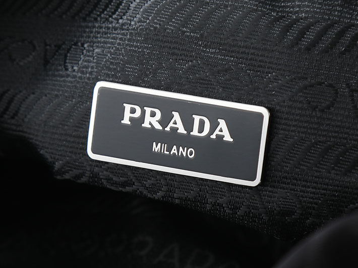 プラダ バッグ レディース PRADA Re-Nylon ポーチ バケットバッグ ブラック 1NS369_R067_F0002 プラダ 巾着 バッグ アウトレット - 画像 (3)