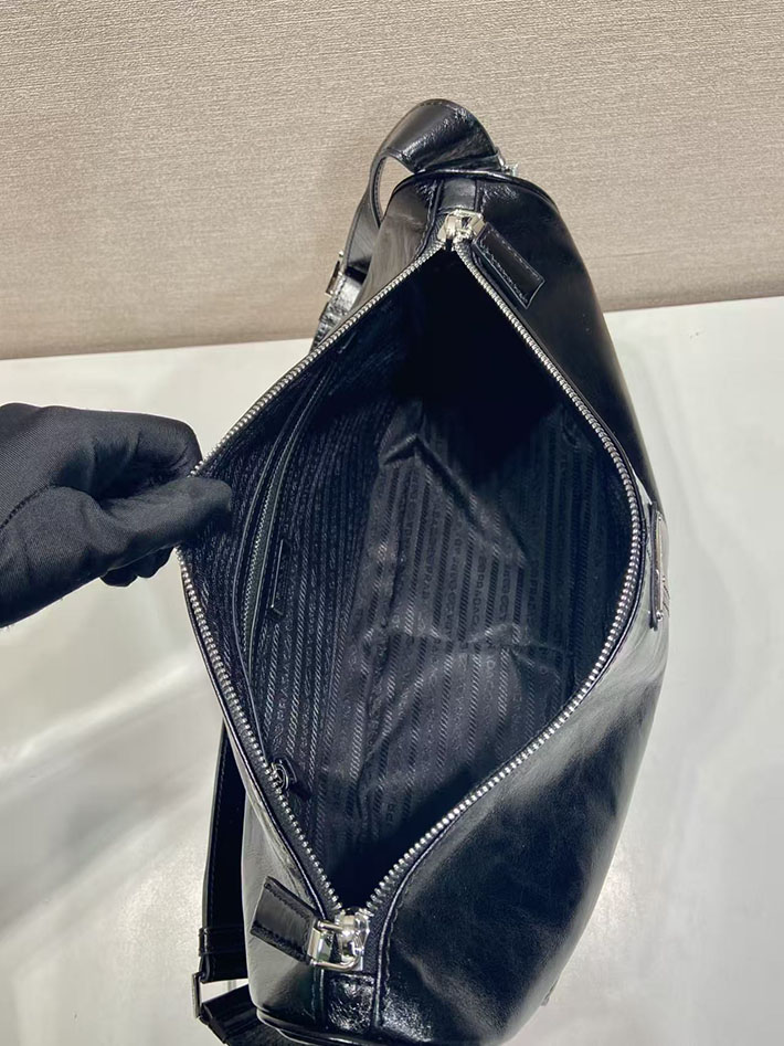 プラダ バッグ メンズ 新作 PRADA ソフトルックスレザーショルダーバッグ ブラック 2VH187_2CYR_F0002_V_OOO プラダ ショルダーバッグ メンズ 人気 - 画像 (3)