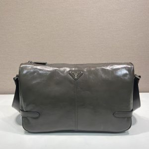 プラダ ショルダーバッグ メンズ