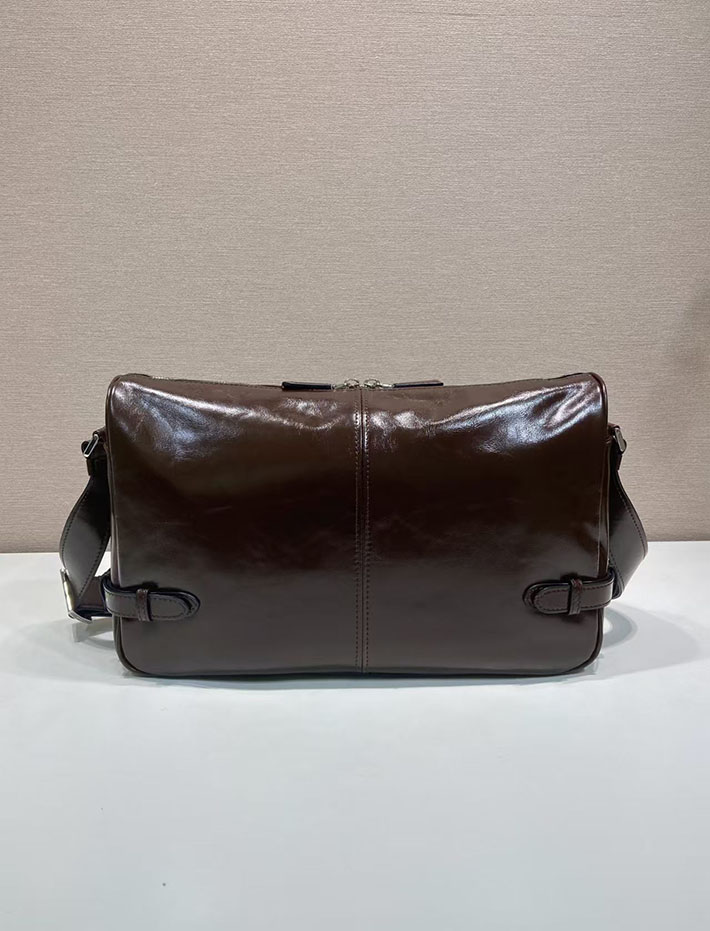プラダ バッグ メンズ 新作 PRADA ソフトルックスレザーショルダーバッグ ダークブラウン 2VH187_2CYR_F01D6_V_OOO プラダ 斜 めがけ バッグ アウトレット - 画像 (7)