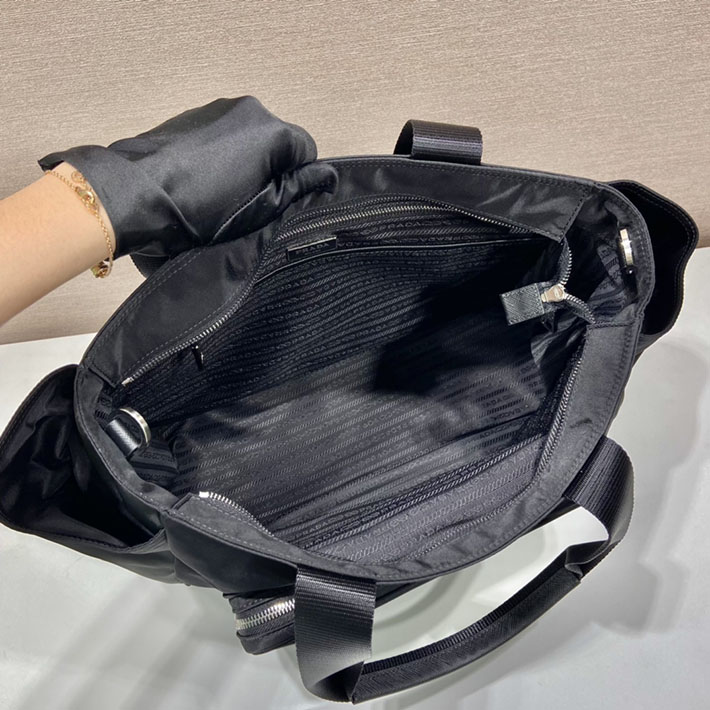 プラダ バッグ メンズ 新作 PRADA Re-Nylon ベビーバッグ ブラック 1BG102_RV44_F0002_V_OOO プラダ トートバッグ アウトレット - 画像 (2)
