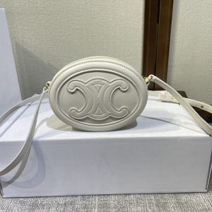 セリーヌ ショルダーバッグ アウトレット