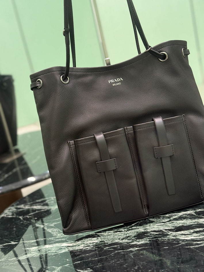 プラダ バッグ レディース PRADA ルート ラージ レザー バッグ ブラック 1BC293_2G6F_F0002_V_OOO プラダ ナイロン バッグ アウトレット - 画像 (6)