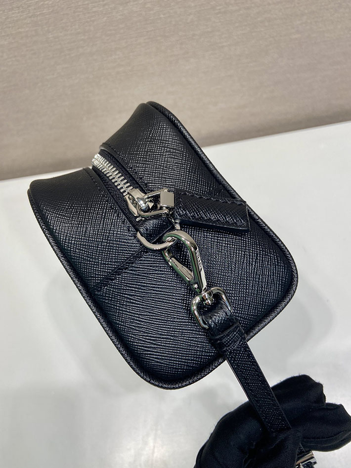 プラダ バッグ レディース PRADA サフィアーノレザー ポーチ ストラップ付き ブラック 2NE065_PN9_F0002 プラダ ポーチ ショルダー - 画像 (6)