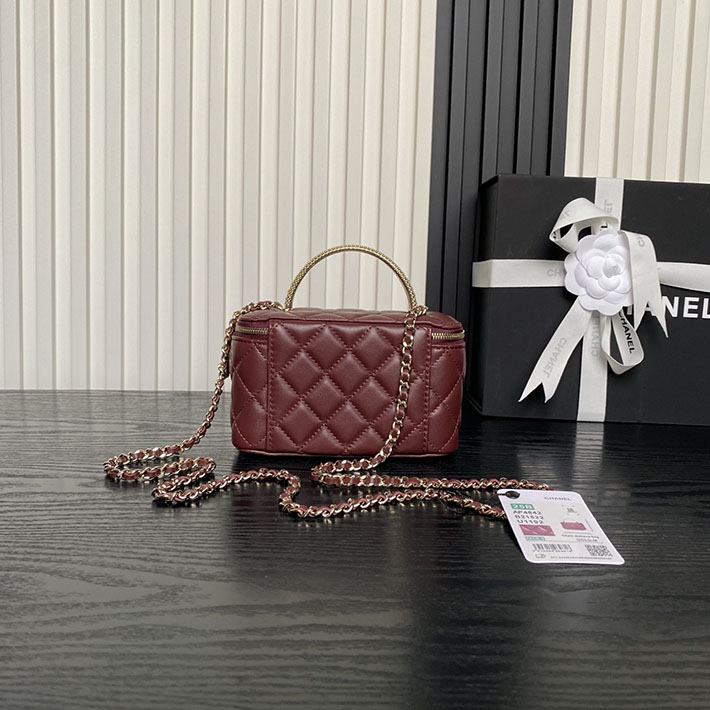 シャネル 新作バッグ 2026 CHANEL チェーンショルダーバッグ マトラッセ ココマーク ワインレッド 2629985 シャネル ミニ バッグ 値段 - 画像 (9)