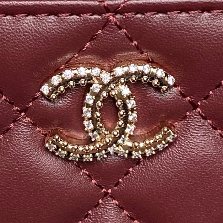 シャネル 新作バッグ 2026 CHANEL チェーンショルダーバッグ マトラッセ ココマーク ワインレッド 2629985 シャネル ミニ バッグ 値段 - 画像 (8)