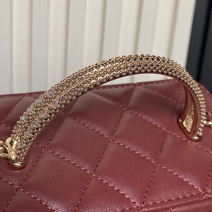シャネル 新作バッグ 2026 CHANEL チェーンショルダーバッグ マトラッセ ココマーク ワインレッド 2629985 シャネル ミニ バッグ 値段 - 画像 (7)
