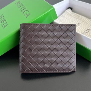 ボッテガ ヴェネタ 財布 芸能人