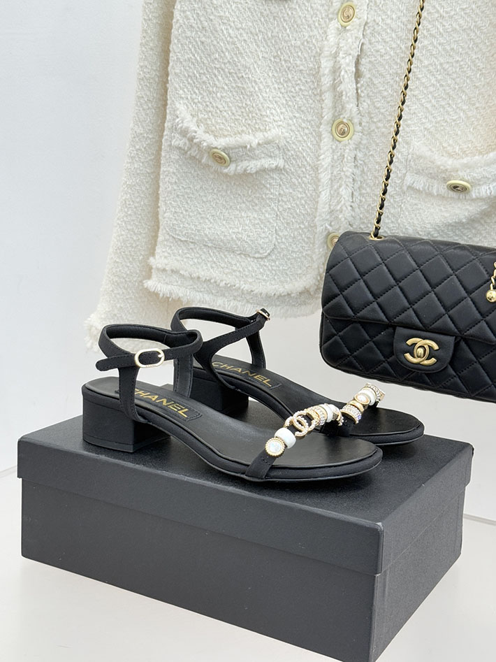 最高級シャネルスーパーコピー CHANEL ラインストーンロゴヒール サンダル 靴 スウェード ブラック 2631085 レディース シャネル 靴 - 画像 (2)