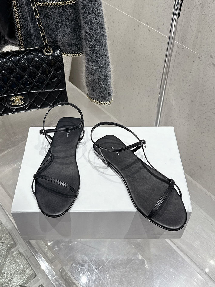 最高級ザロウスーパーコピー THE ROW Bare Sandal サンダル ナローTストラップ レディース ブラック 2631155 The Row サンダル - 画像 (9)