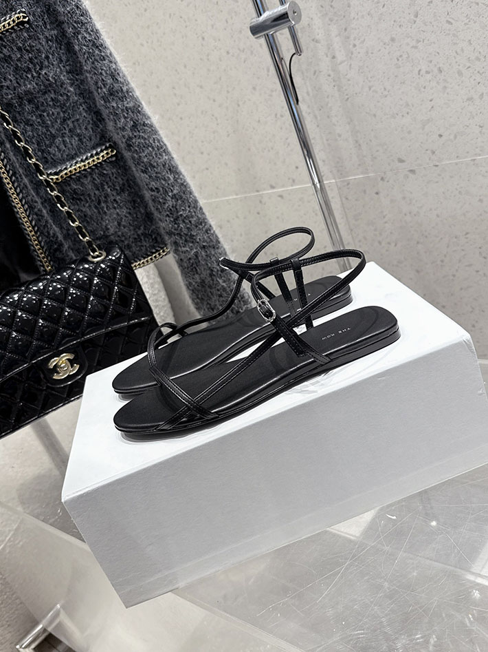 最高級ザロウスーパーコピー THE ROW Bare Sandal サンダル ナローTストラップ レディース ブラック 2631155 The Row サンダル - 画像 (8)
