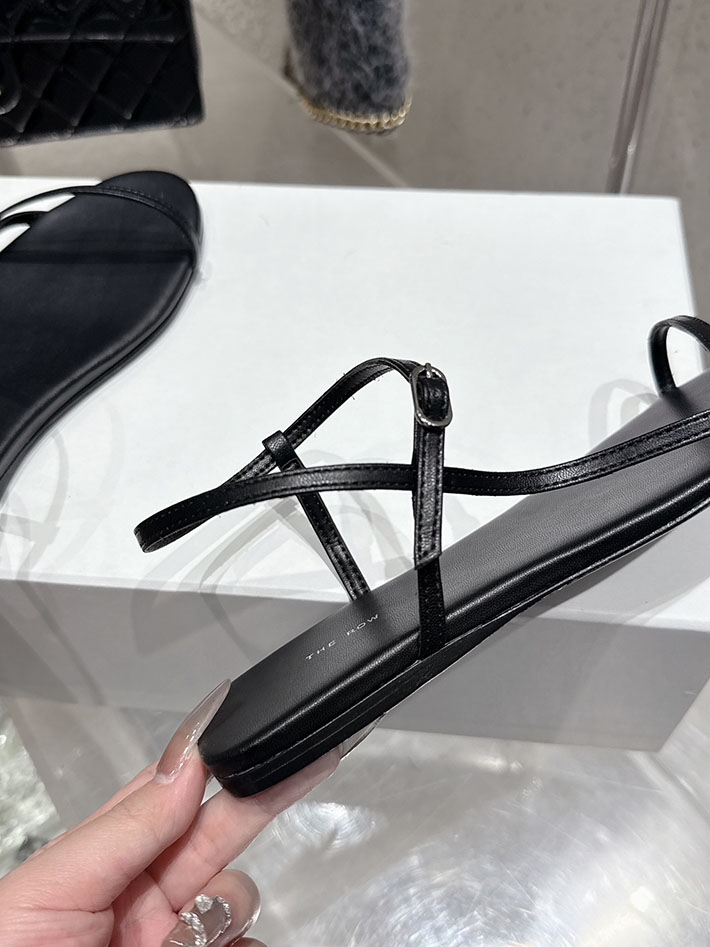 最高級ザロウスーパーコピー THE ROW Bare Sandal サンダル ナローTストラップ レディース ブラック 2631155 The Row サンダル - 画像 (5)