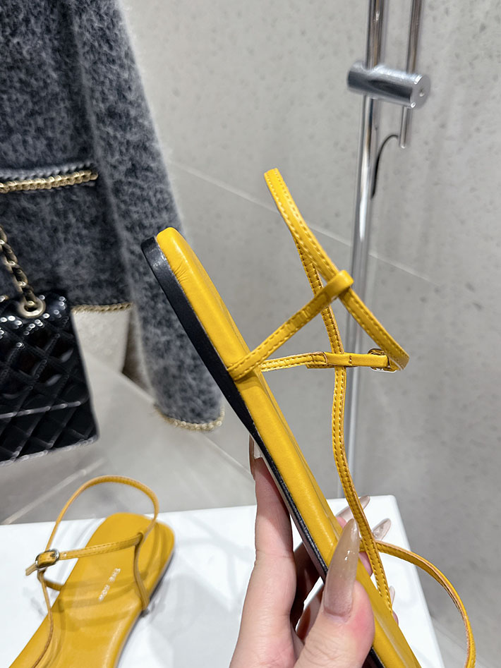 最高級ザロウスーパーコピー THE ROW Bare Sandal サンダル ナローTストラップ レディース イエロー 2631156 The Row 靴 - 画像 (5)