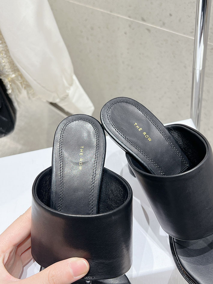 最高級ザロウスーパーコピー THE ROW サンダル SIGNUM HEEL SANDAL トングサンダル ブラック 2631160 ザロウ 店舗 大阪 - 画像 (6)