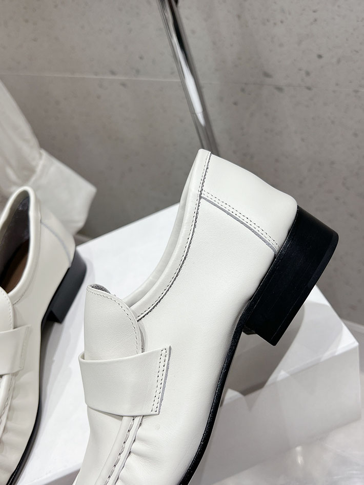 最高級ザロウスーパーコピー THE ROW Soft Loafer ナッパレザー ローファー シューズ 靴 ホワイト 2631188 THE ROW アウトレット 店舗 - 画像 (4)