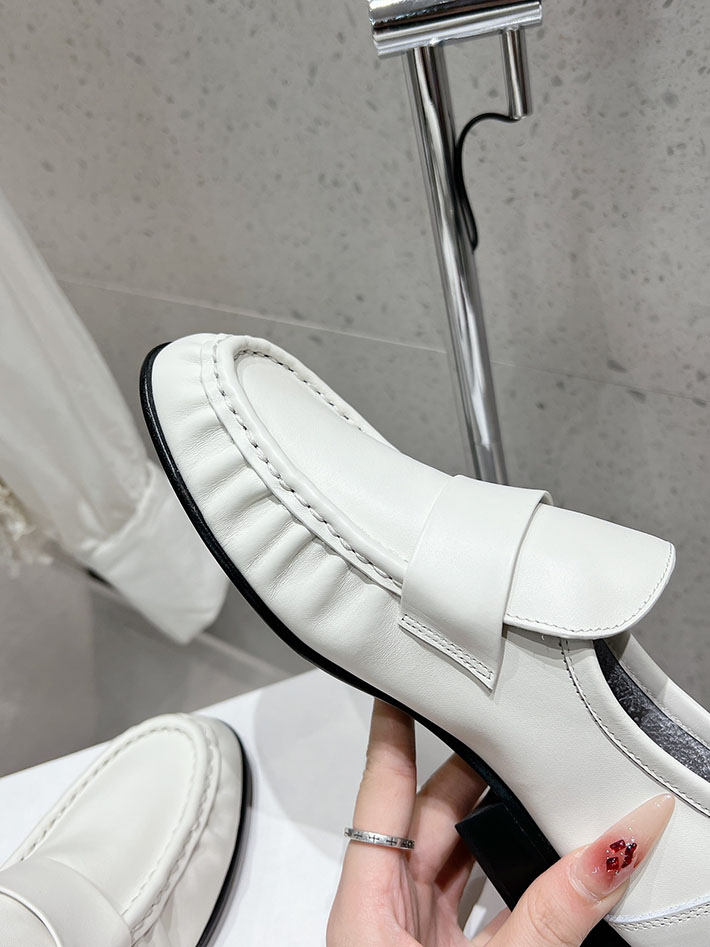 最高級ザロウスーパーコピー THE ROW Soft Loafer ナッパレザー ローファー シューズ 靴 ホワイト 2631188 THE ROW アウトレット 店舗 - 画像 (3)