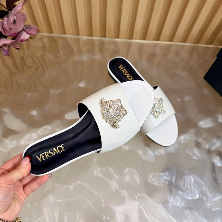 最高級ヴェルサーチェスーパーコピー VERSACE レザーサンダル 本革 2026新作 通販 ホワイト 2631288 ヴェルサーチ 店舗 横浜 - 画像 (2)