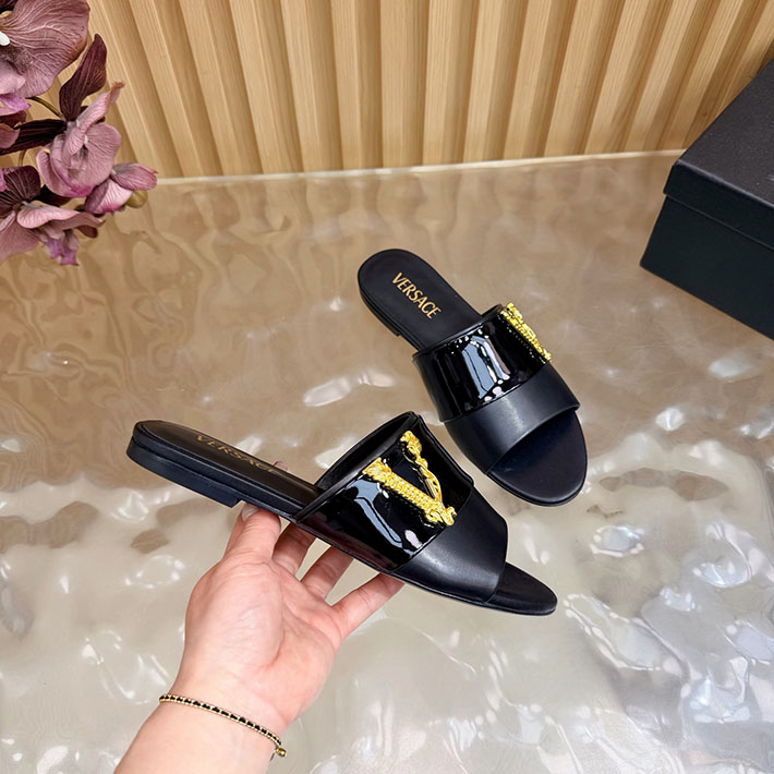 最高級ヴェルサーチェスーパーコピー VERSACE 2026年最新 特集 レディース 夏サンダル ブラック 2631294 ヴェルサーチ アウトレット 通販 - 画像 (4)