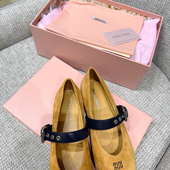 レディース ミュウミュウ MiuMiu 2026年 新作 レザー バレリーナフラットシューズ 2631373 Miumiu バレエシューズ コーデ - 画像 (6)