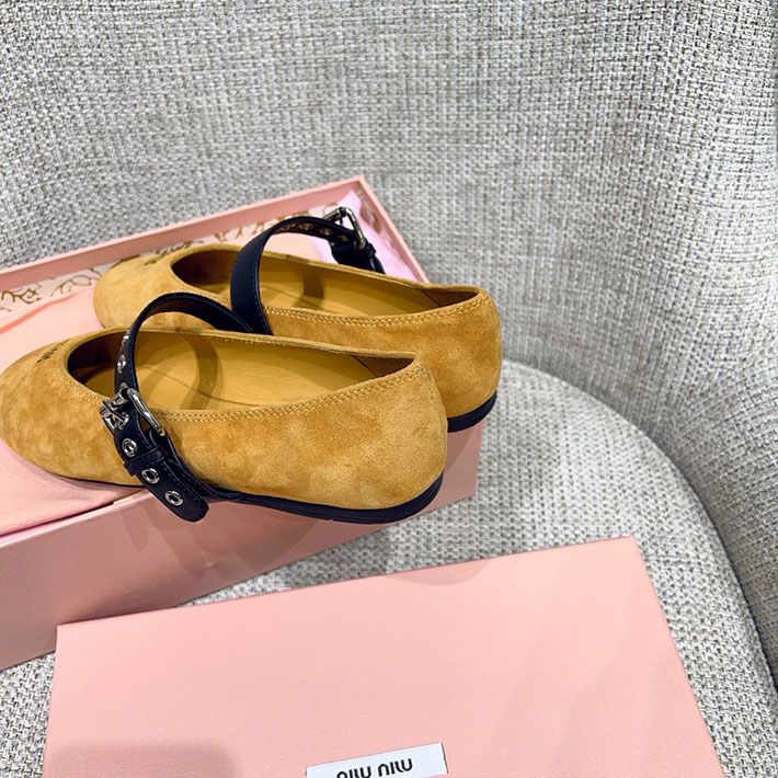 レディース ミュウミュウ MiuMiu 2026年 新作 レザー バレリーナフラットシューズ 2631373 Miumiu バレエシューズ コーデ - 画像 (4)