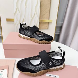 MIUMIU 靴 安い
