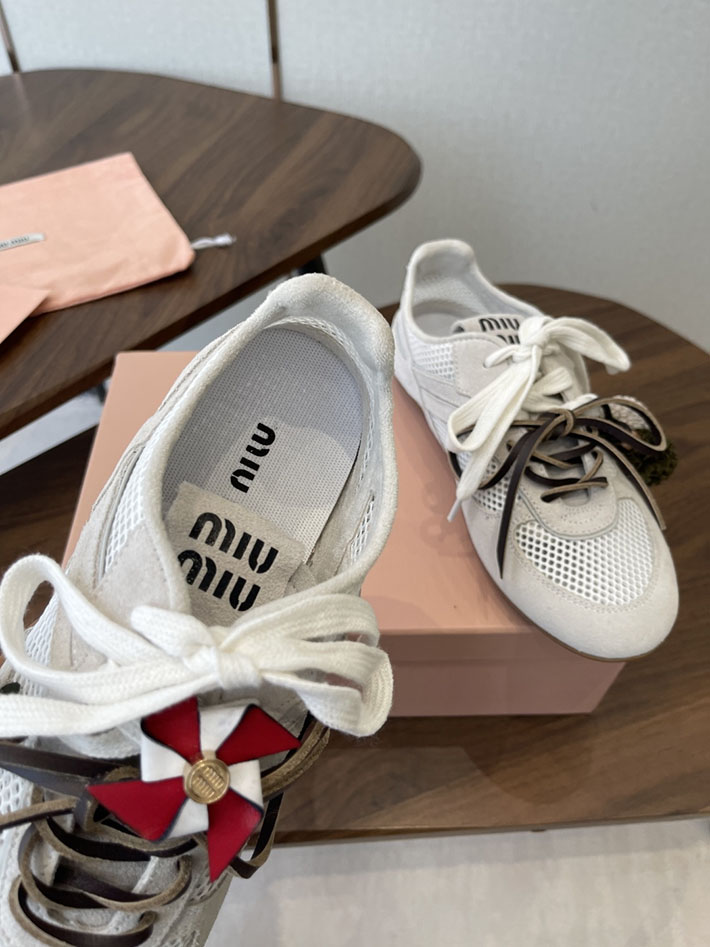 レディース ミュウミュウ MiuMiu ジムナジウムメッシュxスエードスニーカー ホワイト 5E589E_3KU1_F0009 MIUMIU スニーカー レディース - 画像 (3)