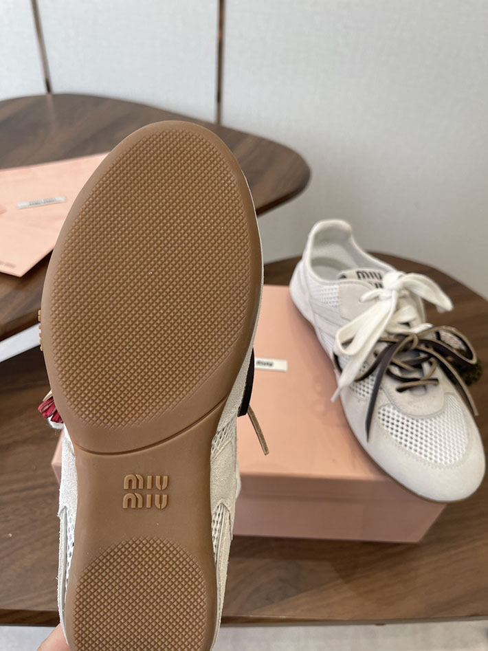レディース ミュウミュウ MiuMiu ジムナジウムメッシュxスエードスニーカー ホワイト 5E589E_3KU1_F0009 MIUMIU スニーカー レディース - 画像 (2)