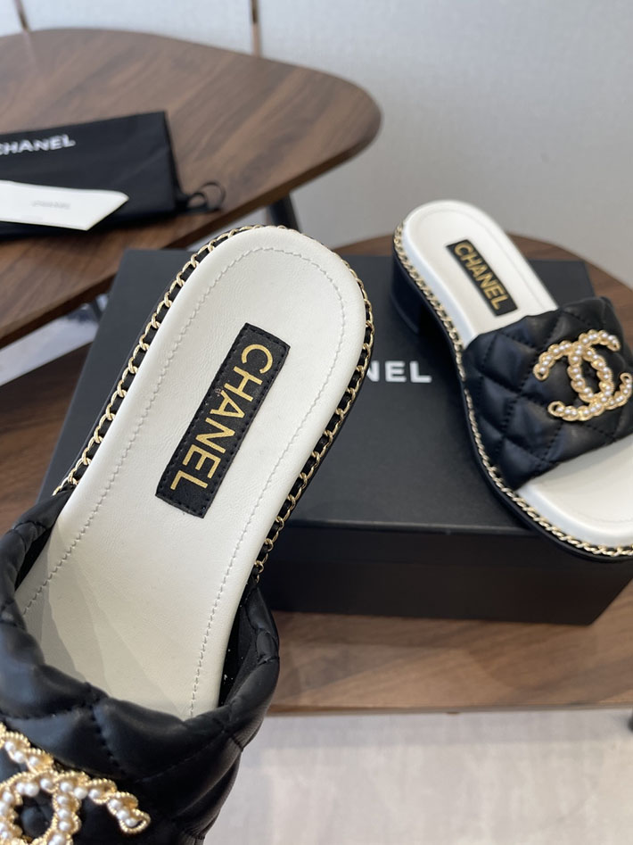 最高級シャネルスーパーコピー CHANEL 2026年春夏 新作 サンダル 刺繍ココマーク チェーン ブラック 2630567 シャネル サンダル 安い - 画像 (3)