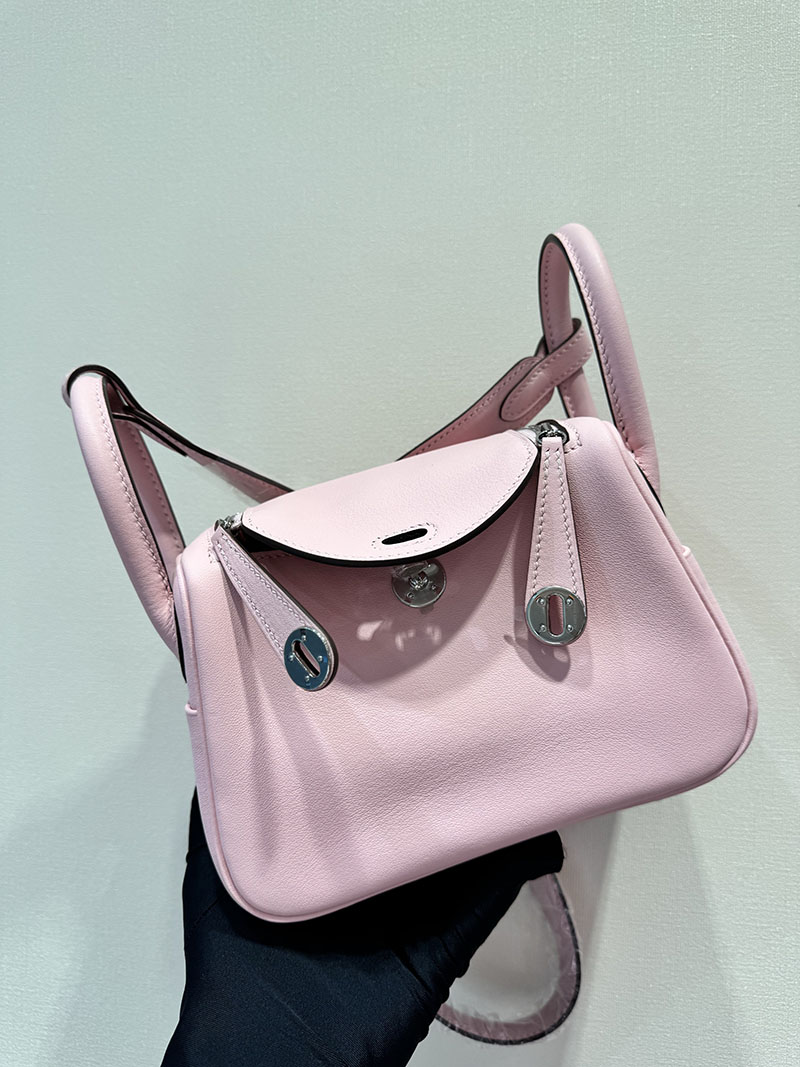エルメス リンディミニの通販 HERMES ミニリンディ モーヴシルベストル スイフト シルバー金具 H085955CKX9 エルメス リンディ ミニ 定価 - 画像 (7)