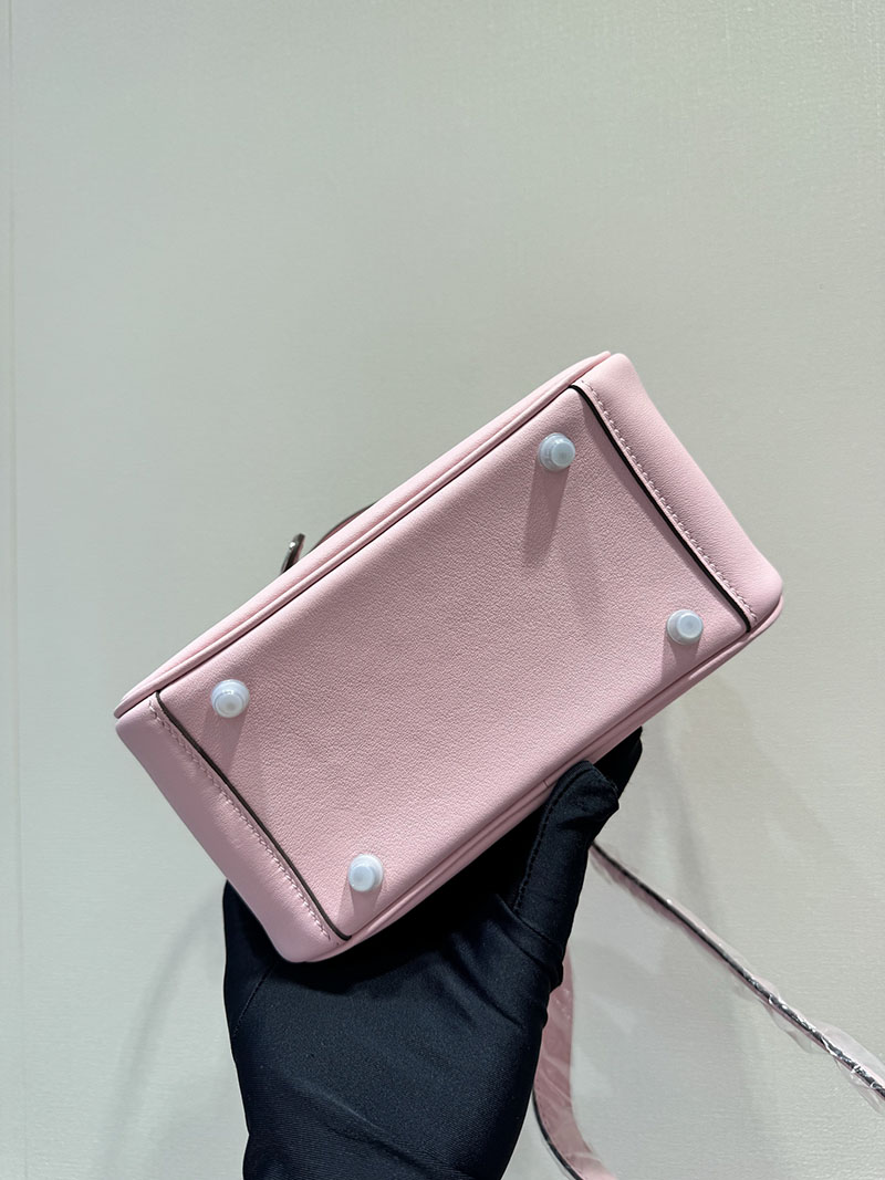 エルメス リンディミニの通販 HERMES ミニリンディ モーヴシルベストル スイフト シルバー金具 H085955CKX9 エルメス リンディ ミニ 定価 - 画像 (5)