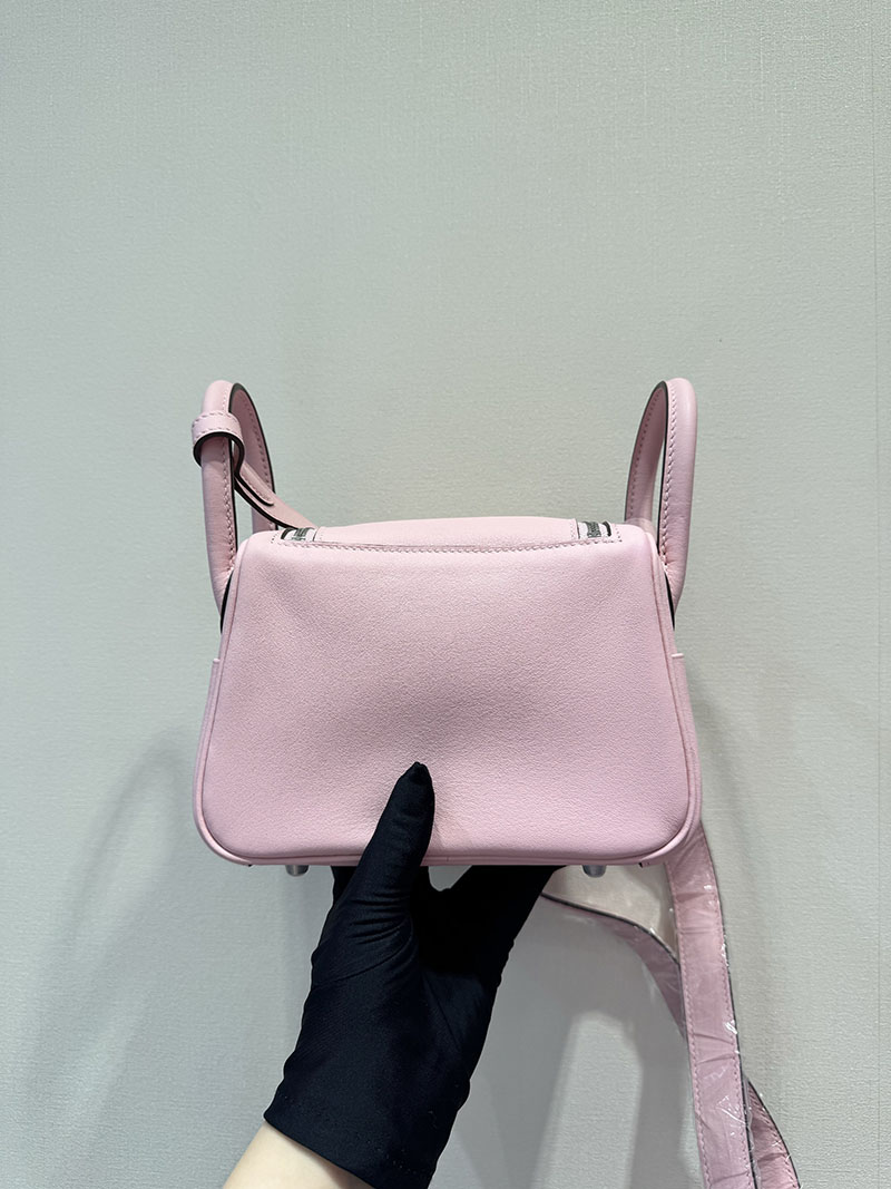 エルメス リンディミニの通販 HERMES ミニリンディ モーヴシルベストル スイフト シルバー金具 H085955CKX9 エルメス リンディ ミニ 定価 - 画像 (4)