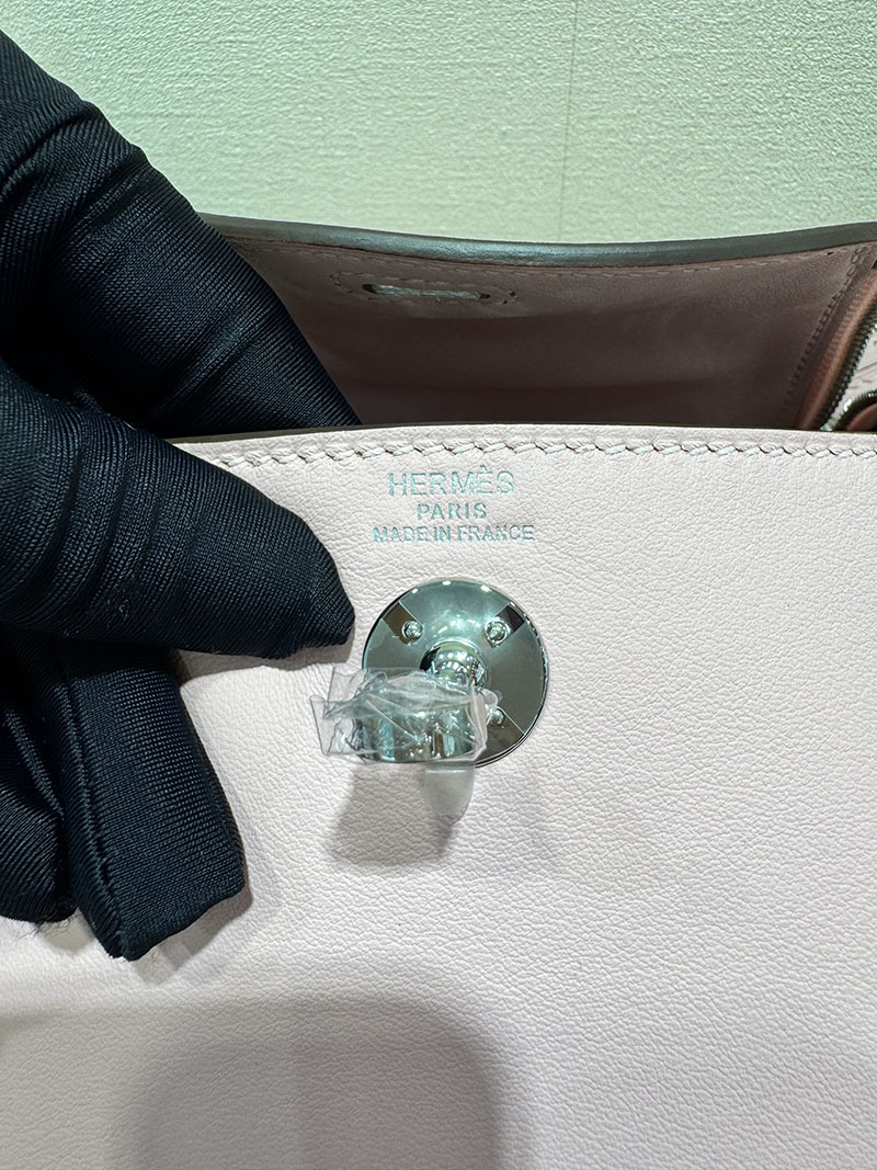 エルメス リンディミニの通販 HERMES ミニリンディ モーヴシルベストル スイフト シルバー金具 H085955CKX9 エルメス リンディ ミニ 定価 - 画像 (2)