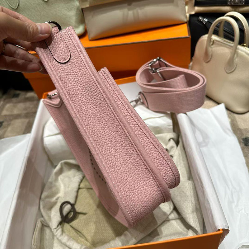エルメス ショルダーバッグ HERMES エヴリン3 23 ローズサクラ トリヨンクレマンス シルバー金具 2631790 エルメス エヴリン バッグ - 画像 (4)