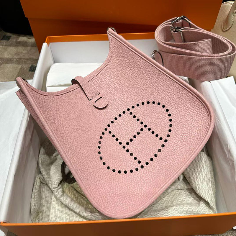 エルメス ショルダーバッグ HERMES エヴリン3 23 ローズサクラ トリヨンクレマンス シルバー金具 2631790 エルメス エヴリン バッグ - 画像 (3)