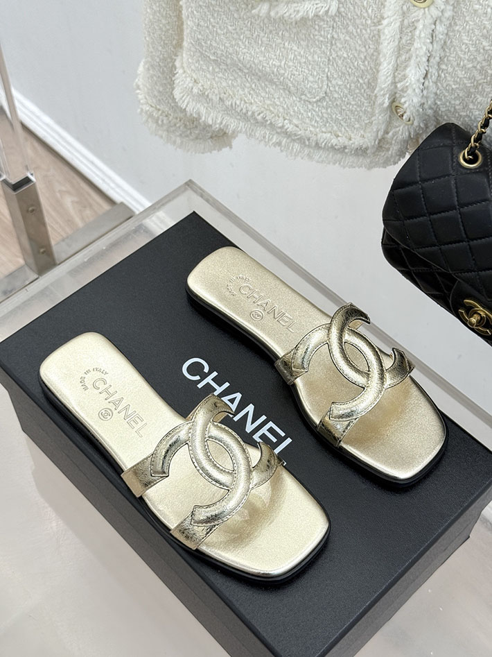最高級シャネルスーパーコピー CHANEL 2026年春夏 新作 サンダル ラムスキン カーフスキン ゴールド 2630806 シャネル サンダル 新作 - 画像 (2)