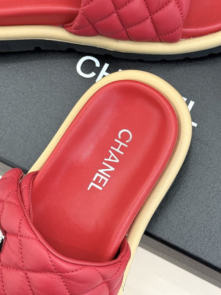最高級シャネルスーパーコピー CHANEL 2026年春夏 新作 ラムスキン キルトウッド ミュール レッド 2630818 シャネル 靴 レディース 人気 - 画像 (4)