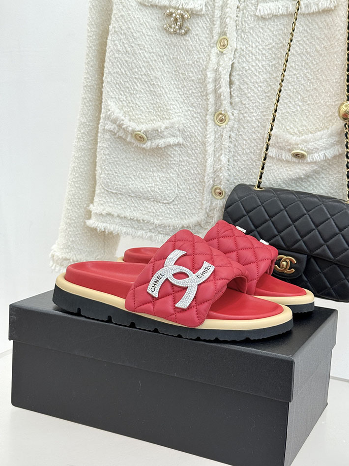最高級シャネルスーパーコピー CHANEL 2026年春夏 新作 ラムスキン キルトウッド ミュール レッド 2630818 シャネル 靴 レディース 人気 - 画像 (2)